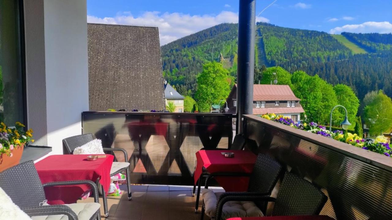 Grand V Centru Apartment Harrachov
