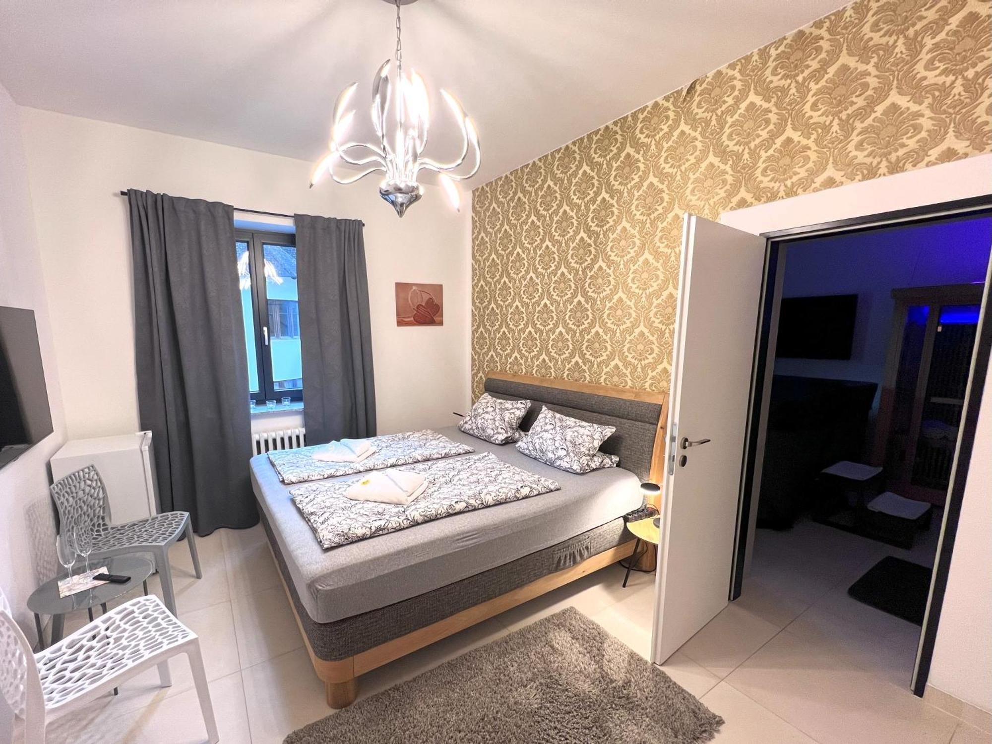 Apartment Grand V Centru *