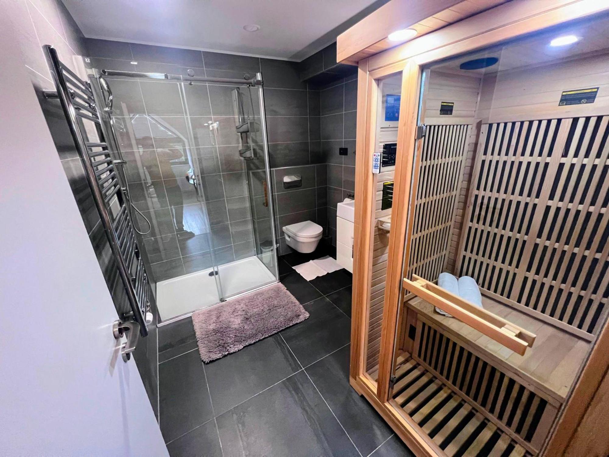 Apartment Grand V Centru *