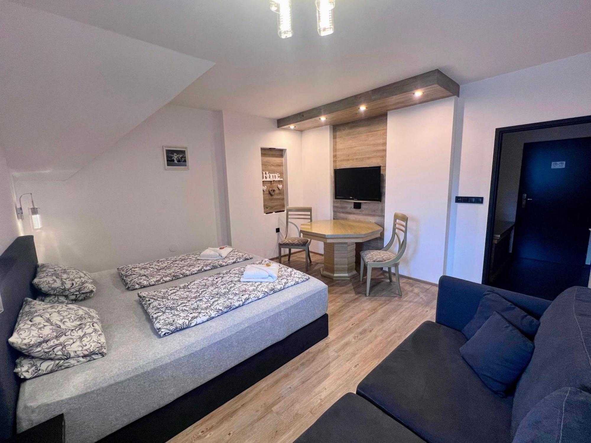 Apartment Grand V Centru *
